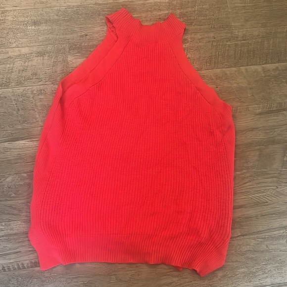 Sleeveless Red Ribbed Top - Picture 2 of 5